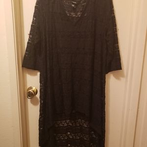 Torrid black lace hi-low top size 3